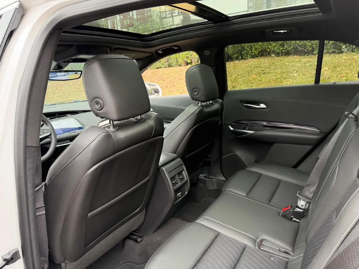 2020 Cadillac XT4 2.0T 241HP L4 9AT,autocango,china used car exporter,china ev exporter,chinese used car exporter,chinese used ev exporter