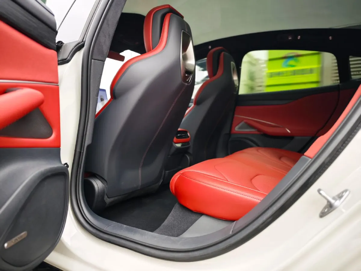 2024 MI SU7 BEV 101KWH,autocango,china used car exporter,china ev exporter,chinese used car exporter,chinese used ev exporter