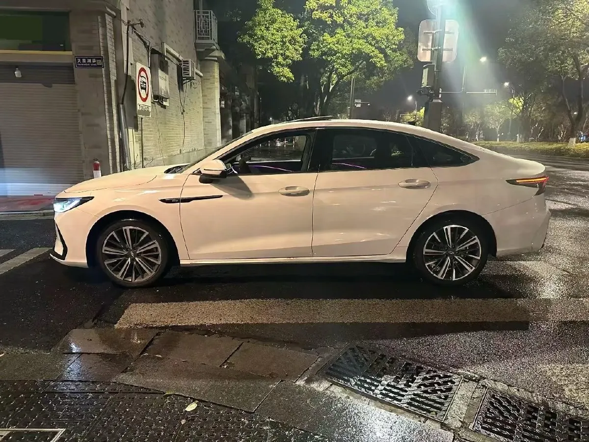 2025 Chery Arrizo 8 Pro 1.6T 197HP L4 7DCT,autocango,china used car exporter,china ev exporter,chinese used car exporter,chinese used ev exporter