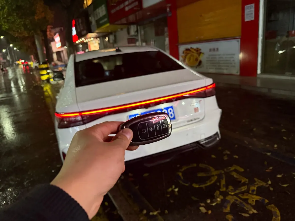 2025 Chery Arrizo 8 Pro 1.6T 197HP L4 7DCT,autocango,china used car exporter,china ev exporter,chinese used car exporter,chinese used ev exporter