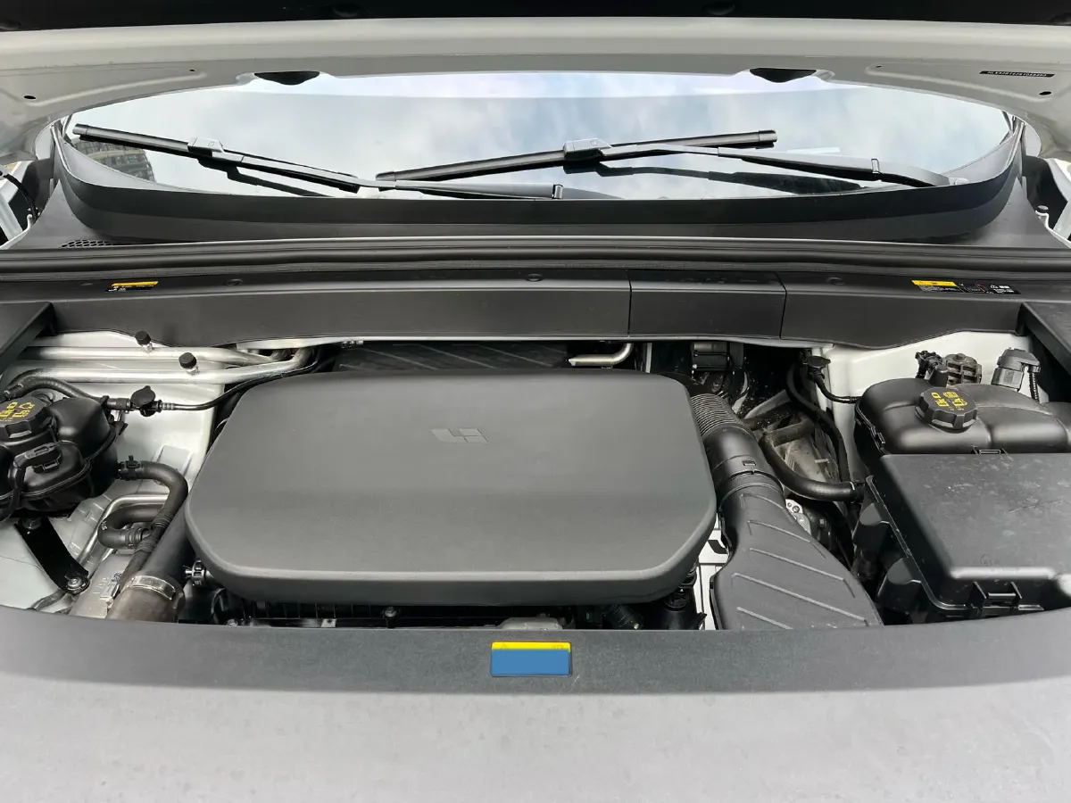 2024 Li L6 Range Extended 154HP L4 REEV 36.8KWH,autocango,china used car exporter,china ev exporter,chinese used car exporter,chinese used ev exporter