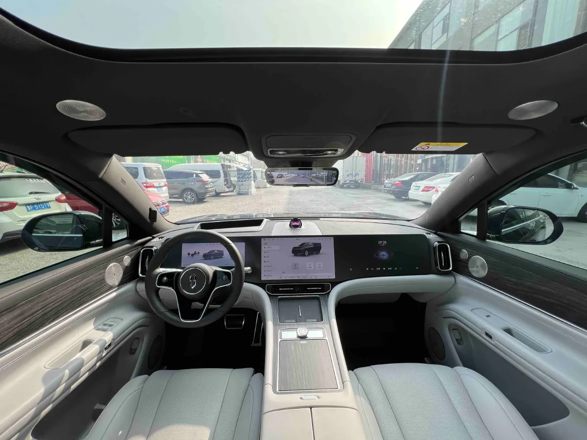 2025 AITO AITO M9 REEV 160HP REEV 52KWH,autocango,china used car exporter,china ev exporter,chinese used car exporter,chinese used ev exporter