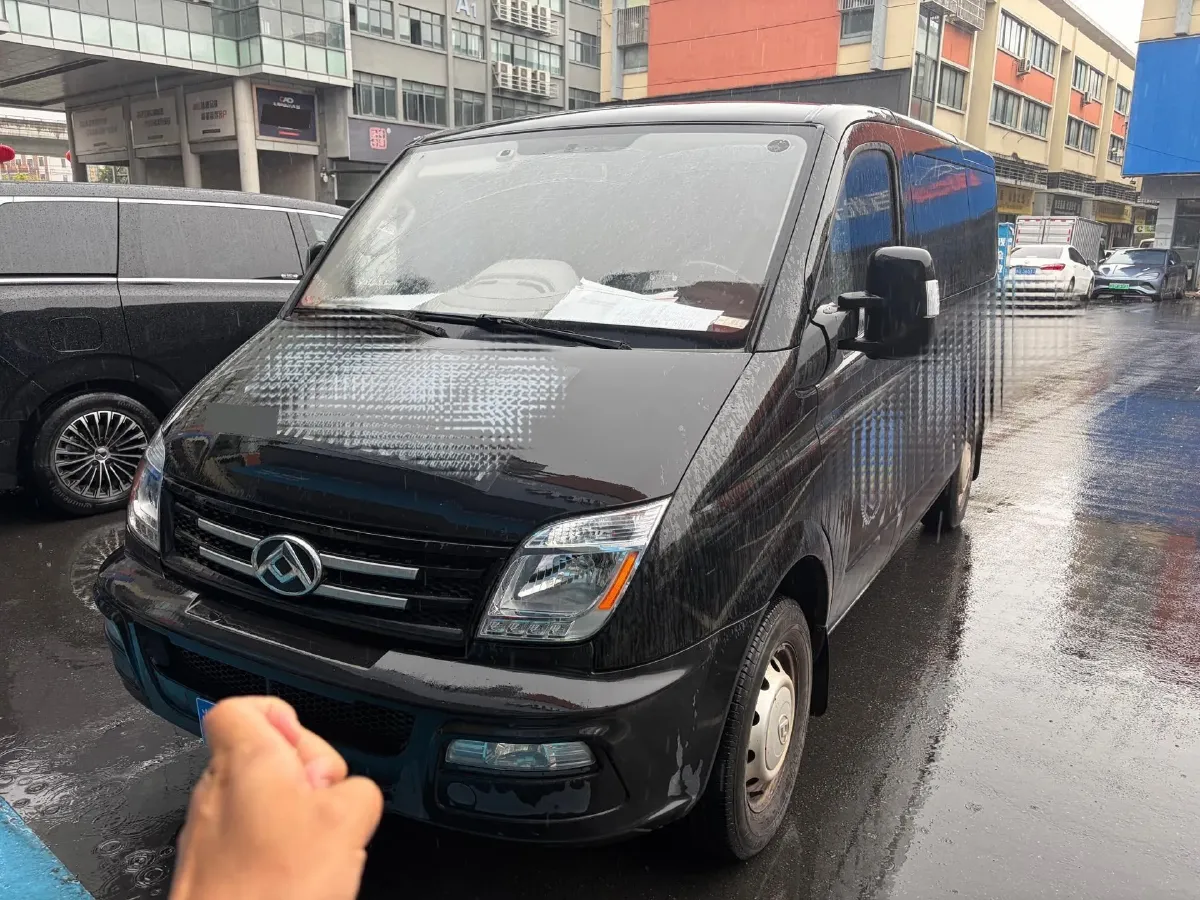 2018 MAXUS XinTu V80 2.5T 136HP L4 6MT,autocango,china used car exporter,china ev exporter,chinese used car exporter,chinese used ev exporter