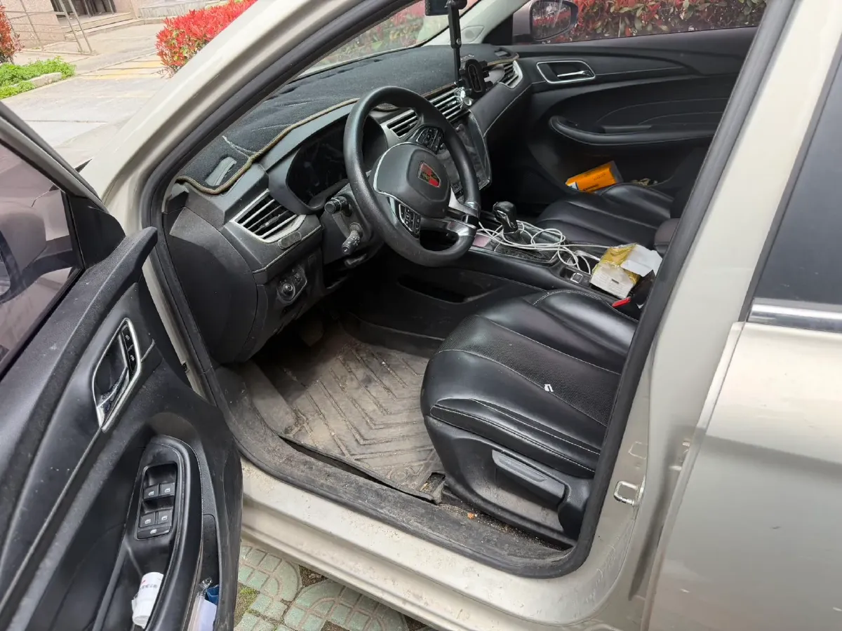 2020 Roewe i5 1.5L 120HP L4 CVT,autocango,china used car exporter,china ev exporter,chinese used car exporter,chinese used ev exporter