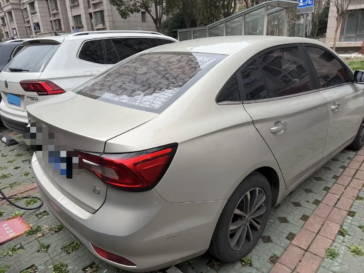 2020 Roewe i5 1.5L 120HP L4 CVT,autocango,china used car exporter,china ev exporter,chinese used car exporter,chinese used ev exporter