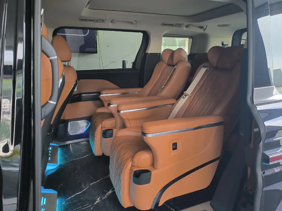 2023 HongQi HQ9 2.0T 252HP L4 8AT,autocango,china used car exporter,china ev exporter,chinese used car exporter,chinese used ev exporter