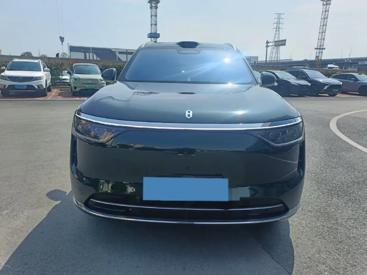 2025 AITO AITO M8 REEV 160HP REEV 53.4KWH,autocango,china used car exporter,china ev exporter,chinese used car exporter,chinese used ev exporter