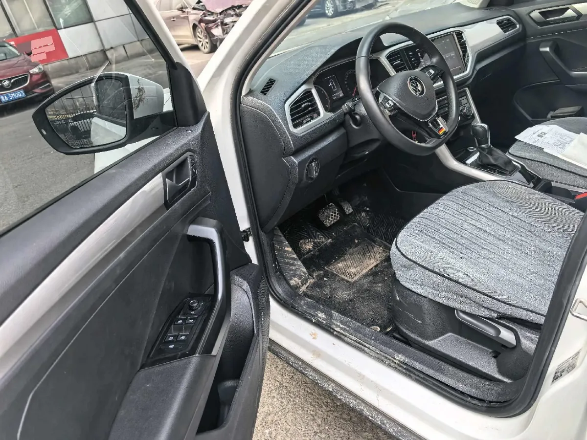 2021 Volkswagen T-Roc 1.4T 150HP L4 7DCT,autocango,china used car exporter,china ev exporter,chinese used car exporter,chinese used ev exporter