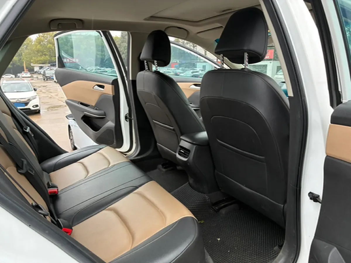 2022 Chevrolet Monza 1.5L 113HP L4 6AT,autocango,china used car exporter,china ev exporter,chinese used car exporter,chinese used ev exporter