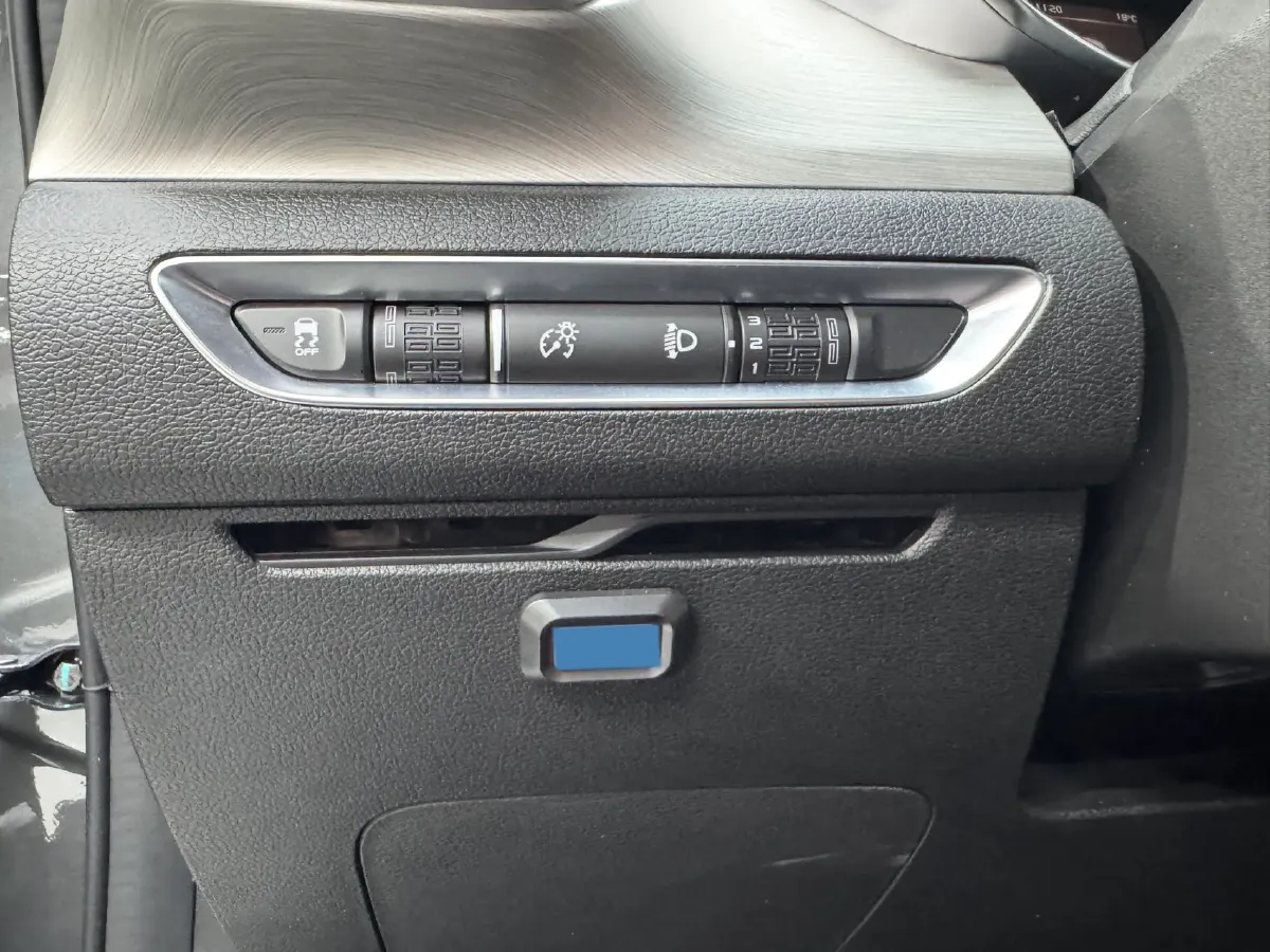 2021 Geely Coolray 1.4T 141HP L4 6DCT,autocango,china used car exporter,china ev exporter,chinese used car exporter,chinese used ev exporter