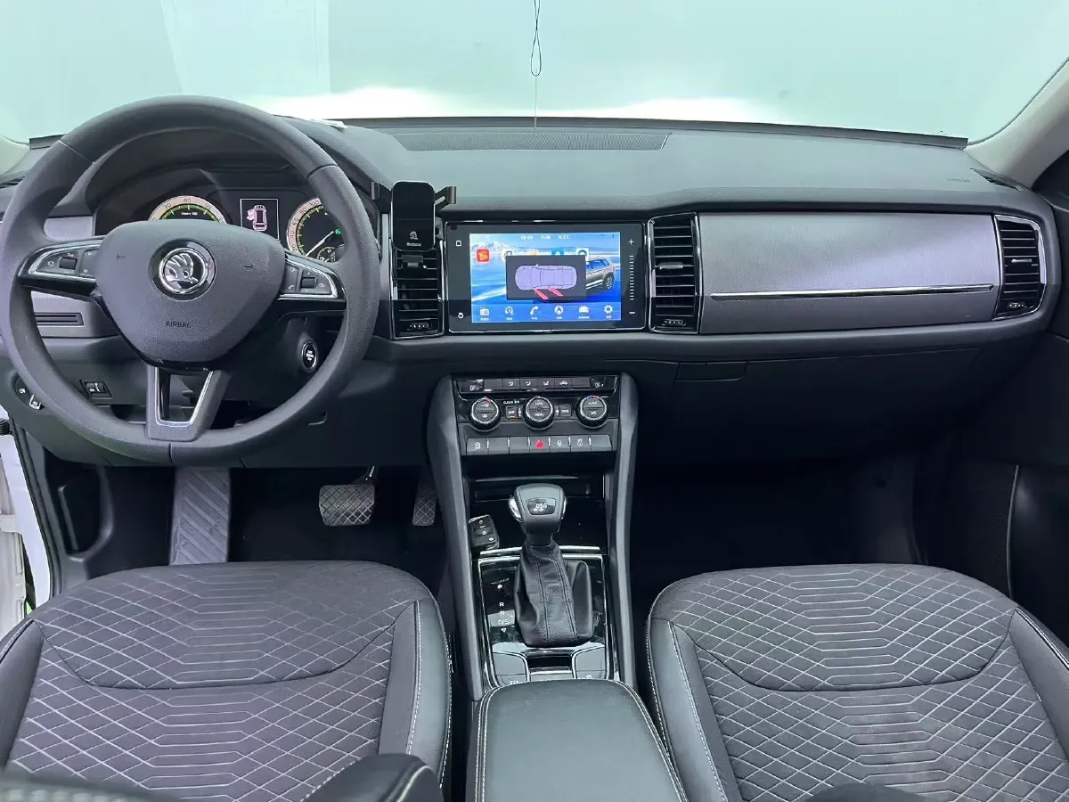 2018 Skoda Kodiak 2.0T 186HP L4 7DCT,autocango,china used car exporter,china ev exporter,chinese used car exporter,chinese used ev exporter