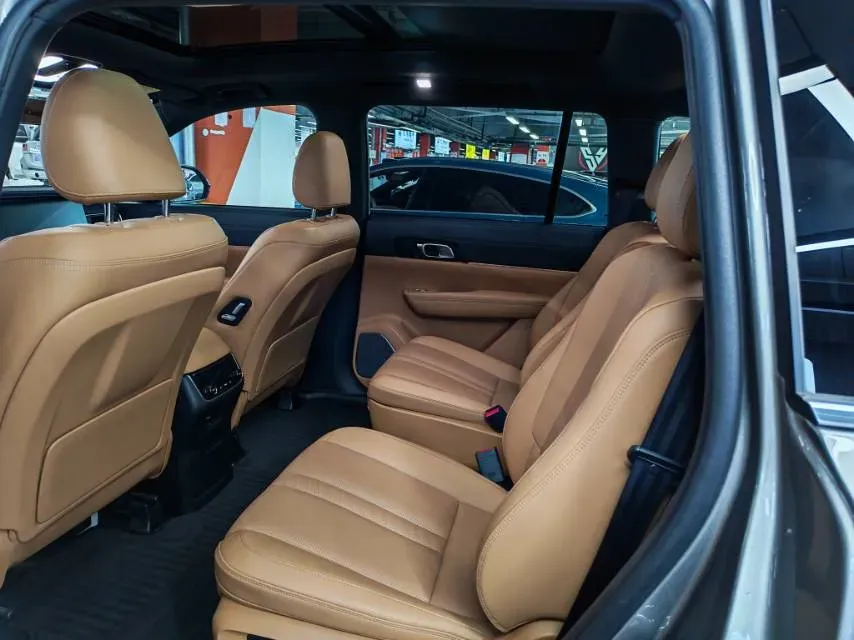 2020 Li ONE Range Extended 131HP REEV 40.5KWH,autocango,china used car exporter,china ev exporter,chinese used car exporter,chinese used ev exporter