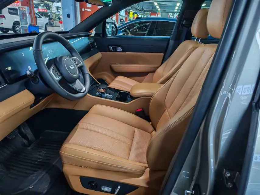 2020 Li ONE Range Extended 131HP REEV 40.5KWH,autocango,china used car exporter,china ev exporter,chinese used car exporter,chinese used ev exporter