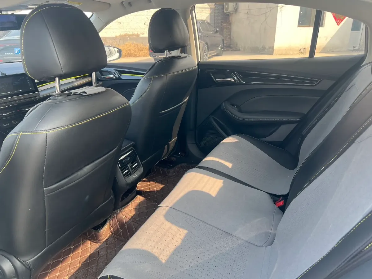 2021 Roewe i5 1.5L 120HP L4 CVT,autocango,china used car exporter,china ev exporter,chinese used car exporter,chinese used ev exporter