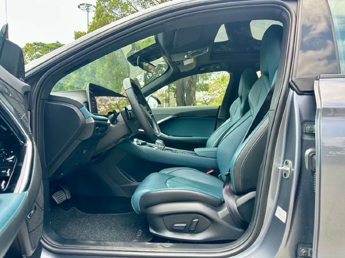 2023 MG 7 1.5T 188HP L4 7DCT,autocango,china used car exporter,china ev exporter,chinese used car exporter,chinese used ev exporter