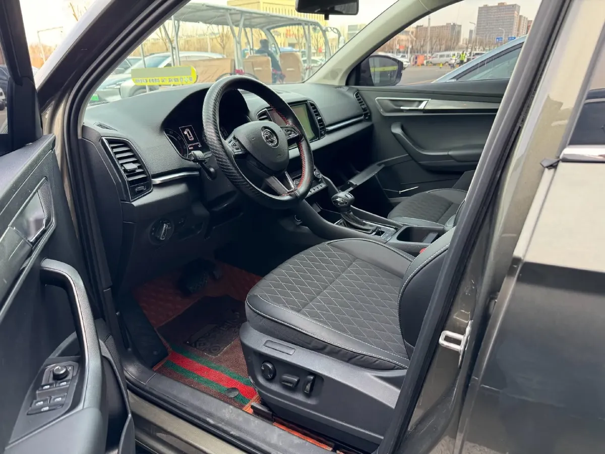 2020 Skoda Karoq 1.4T 150HP L4 7DCT,autocango,china used car exporter,china ev exporter,chinese used car exporter,chinese used ev exporter