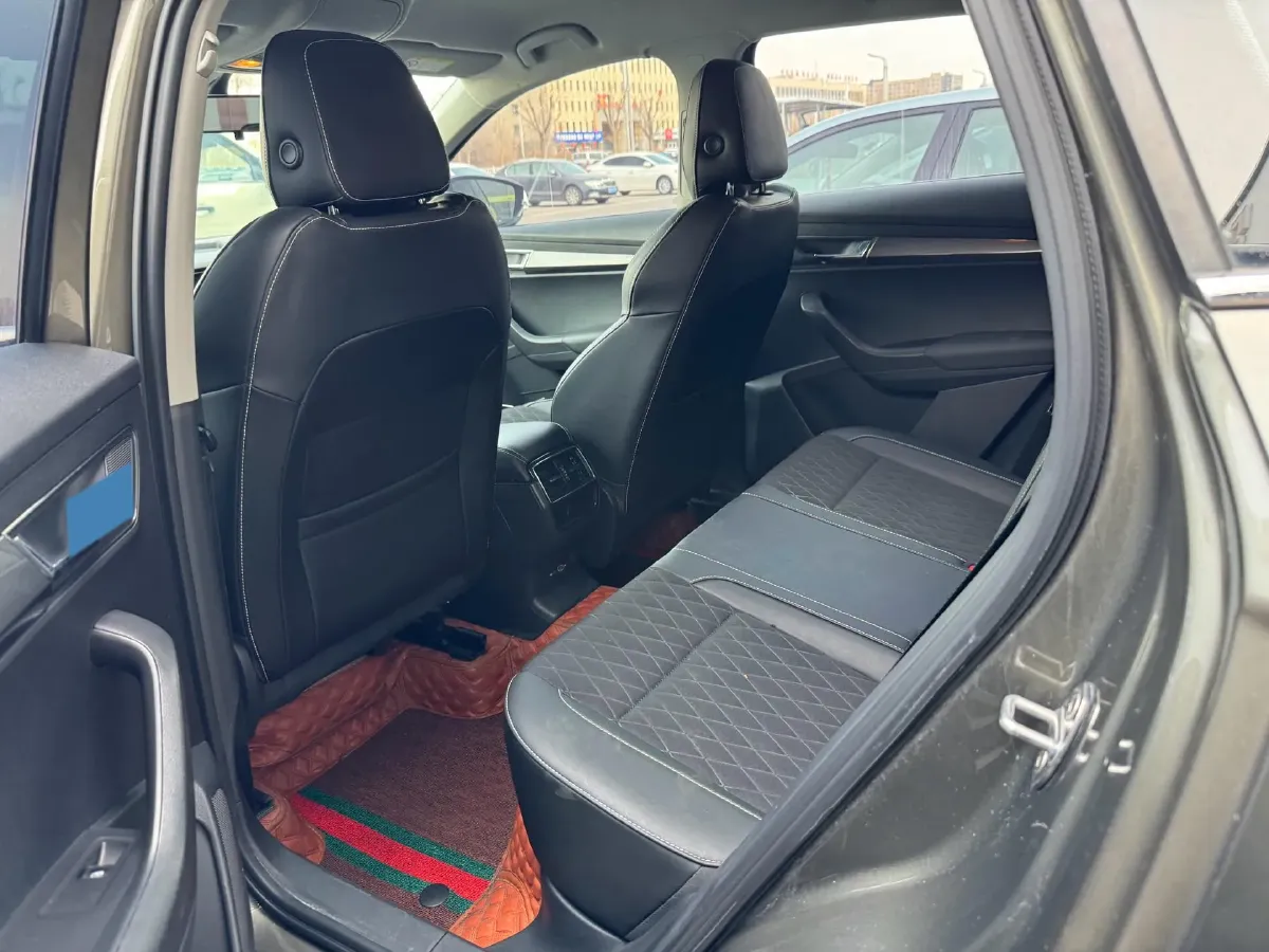 2020 Skoda Karoq 1.4T 150HP L4 7DCT,autocango,china used car exporter,china ev exporter,chinese used car exporter,chinese used ev exporter