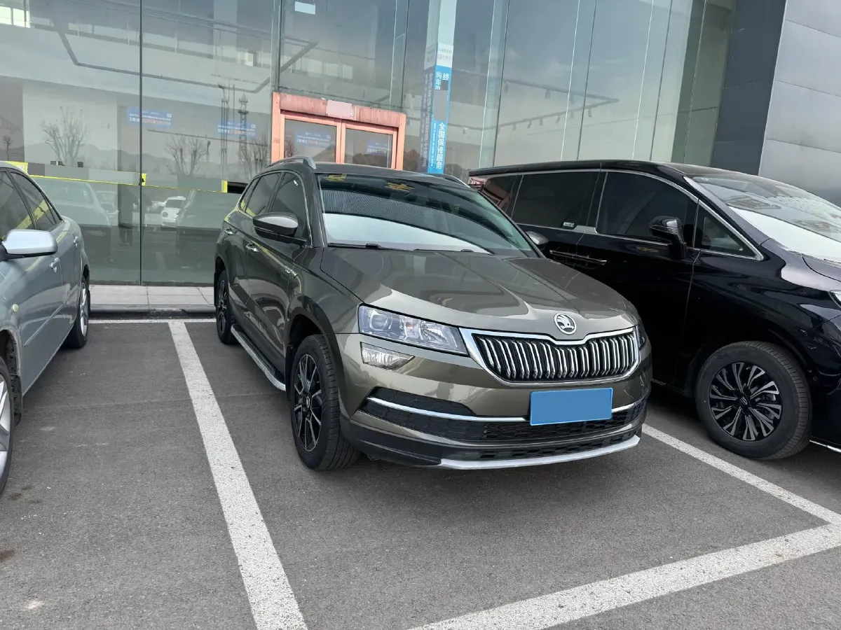2020 Skoda Karoq 1.4T 150HP L4 7DCT,autocango,china used car exporter,china ev exporter,chinese used car exporter,chinese used ev exporter