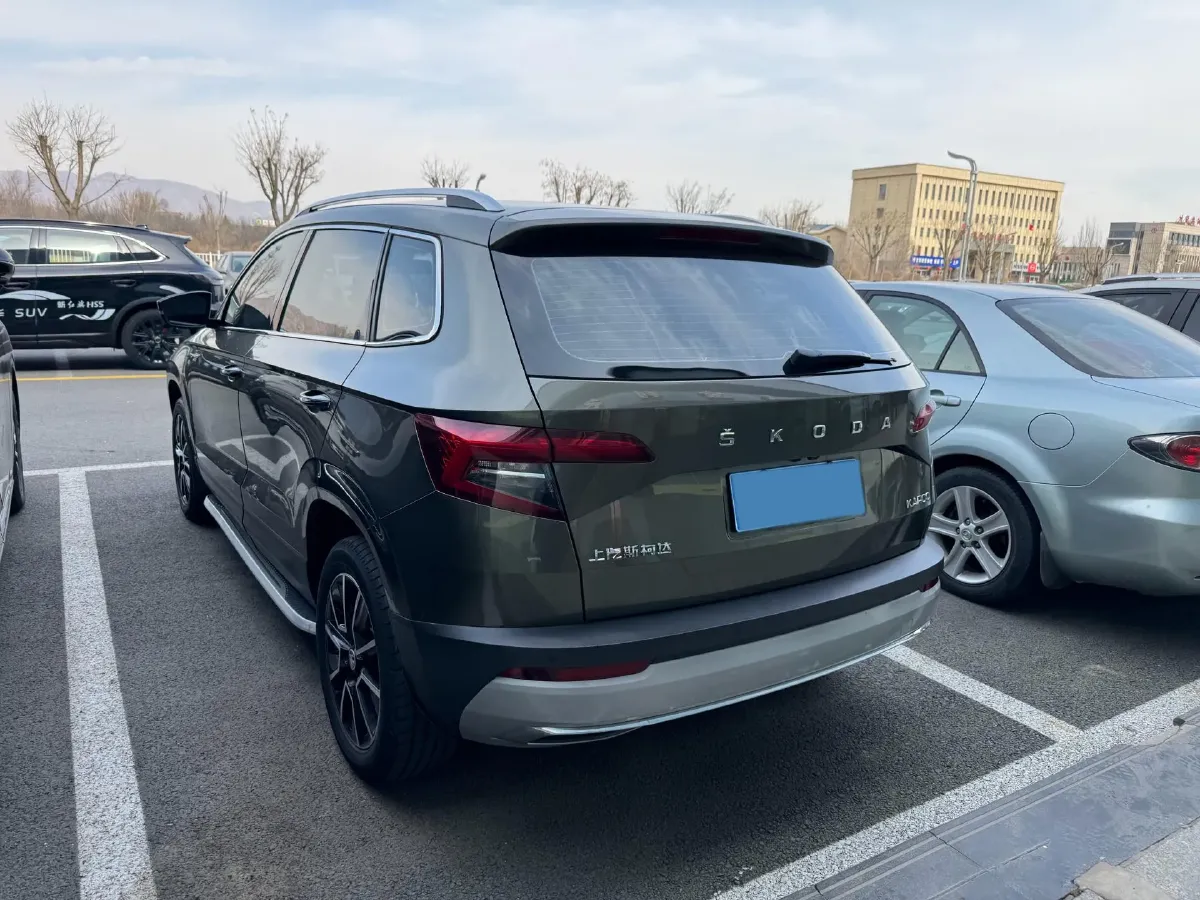 2020 Skoda Karoq 1.4T 150HP L4 7DCT,autocango,china used car exporter,china ev exporter,chinese used car exporter,chinese used ev exporter