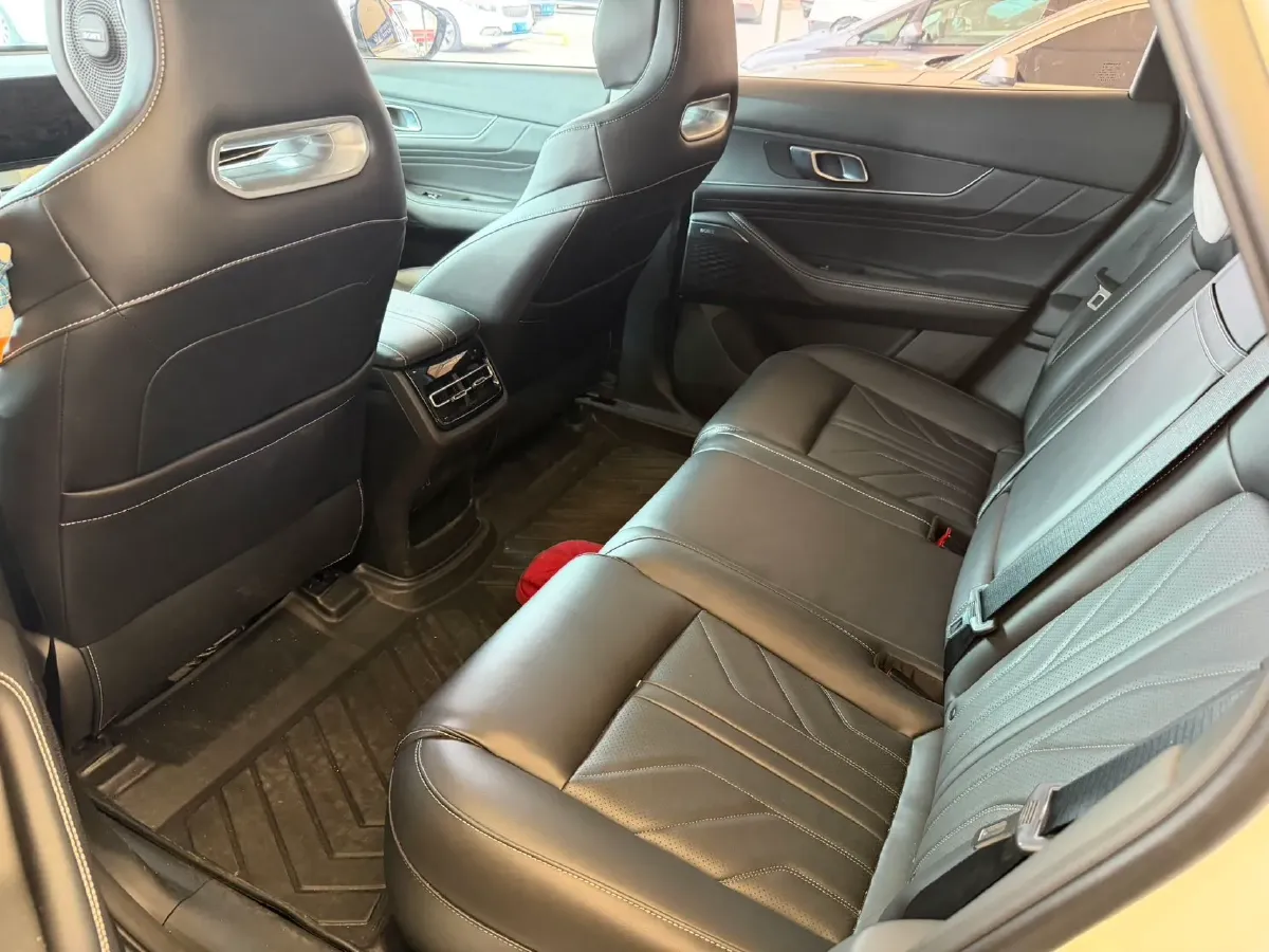 2023 ChangAn UNI-K 2.0T 233HP L4 8AT,autocango,china used car exporter,china ev exporter,chinese used car exporter,chinese used ev exporter