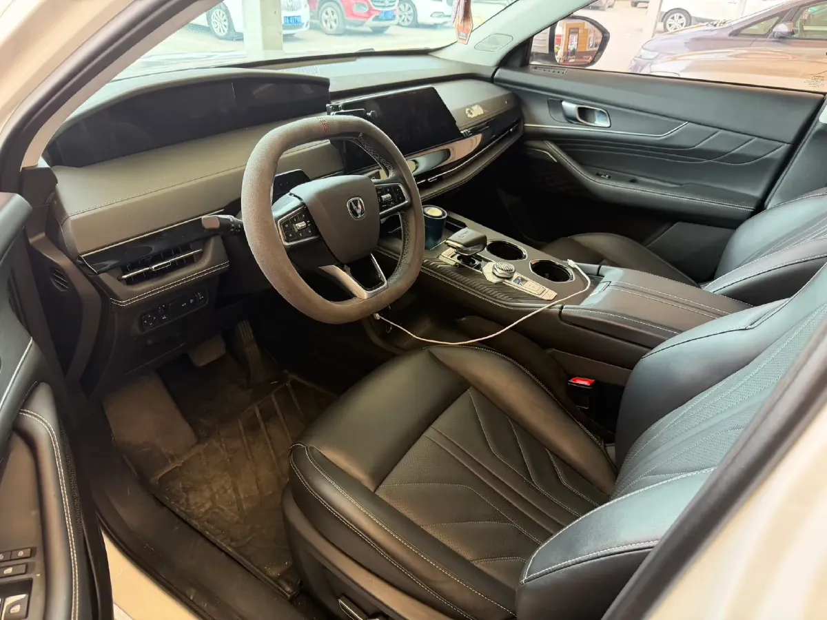 2023 ChangAn UNI-K 2.0T 233HP L4 8AT,autocango,china used car exporter,china ev exporter,chinese used car exporter,chinese used ev exporter