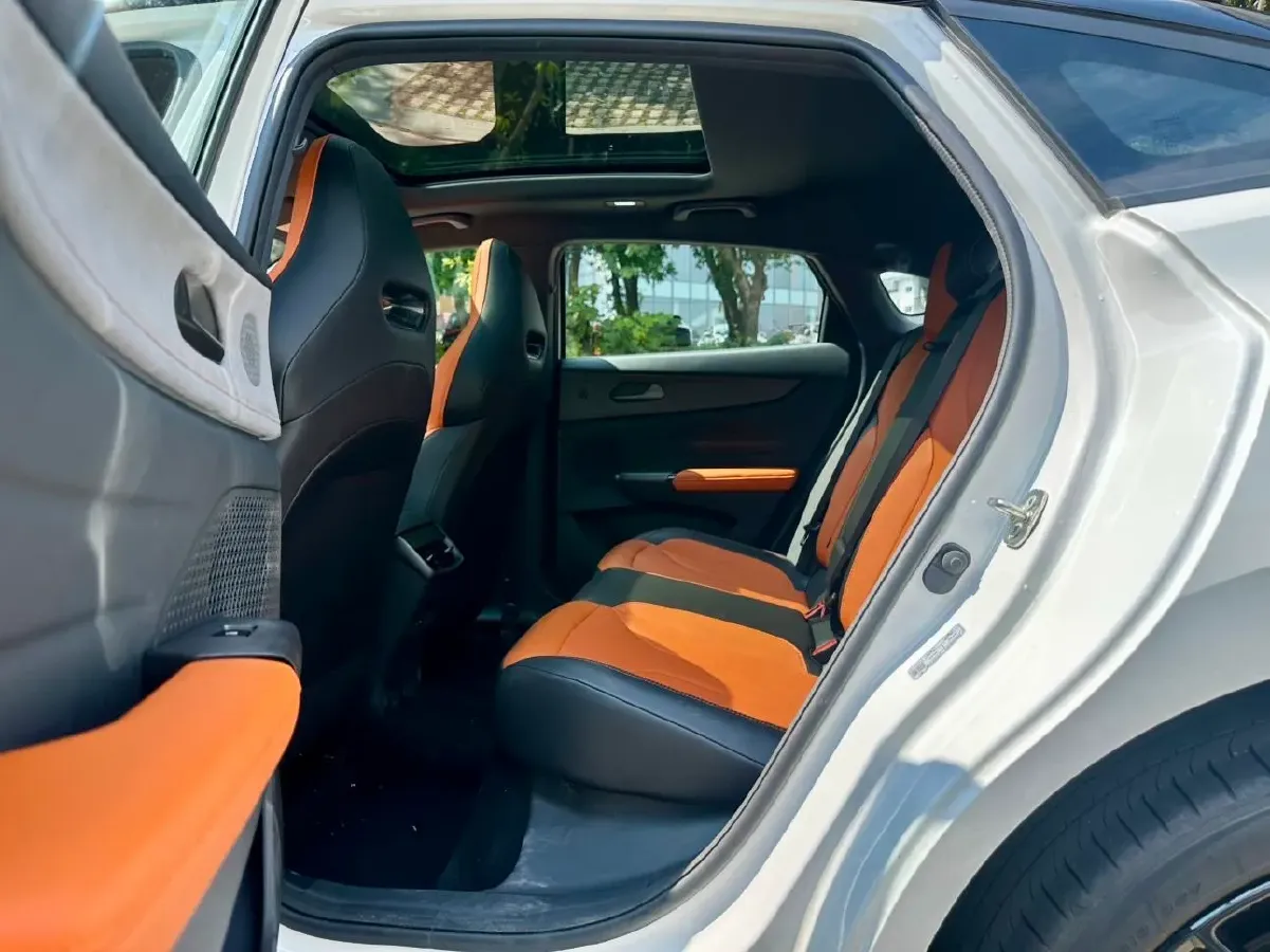 2025 ChangAn UNI-V 2.0T 245HP L4 8AT,autocango,china used car exporter,china ev exporter,chinese used car exporter,chinese used ev exporter