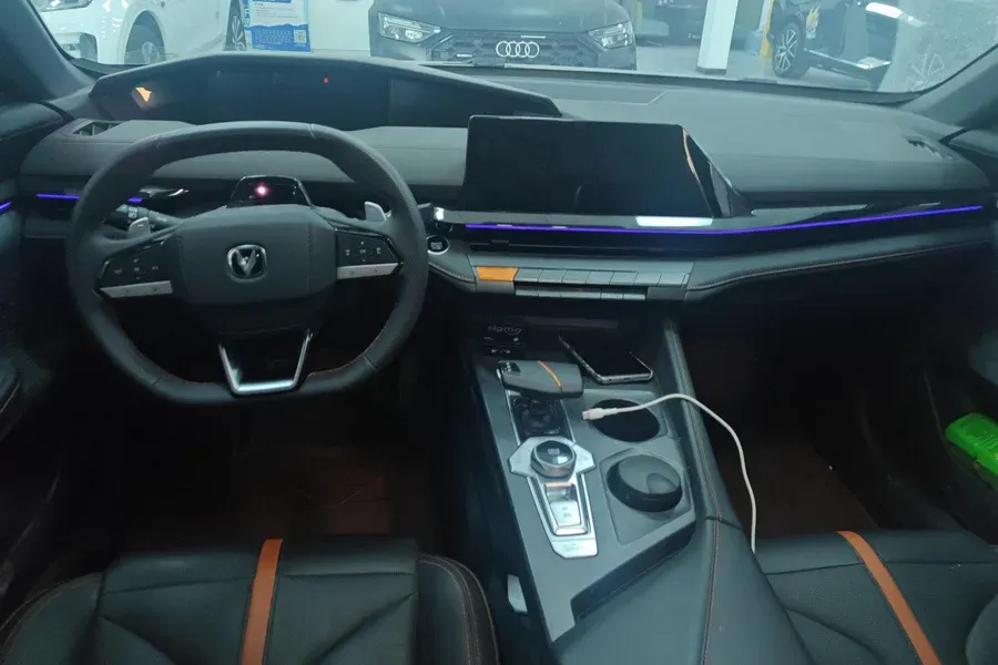 2024 ChangAn UNI-V 1.5T 188HP L4 7DCT,autocango,china used car exporter,china ev exporter,chinese used car exporter,chinese used ev exporter