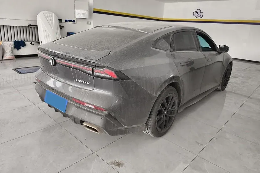 2024 ChangAn UNI-V 1.5T 188HP L4 7DCT,autocango,china used car exporter,china ev exporter,chinese used car exporter,chinese used ev exporter