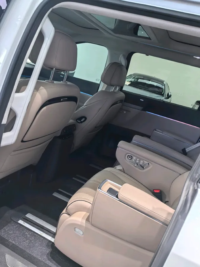 2025 Xpeng X9 BEV,autocango,china used car exporter,china ev exporter,chinese used car exporter,chinese used ev exporter