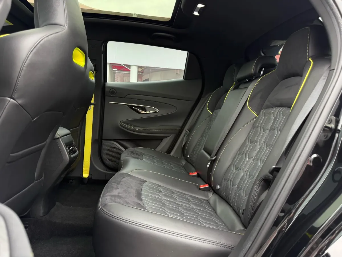 2022 ChangAn UNI-T 1.5T 188HP L4 7DCT,autocango,china used car exporter,china ev exporter,chinese used car exporter,chinese used ev exporter