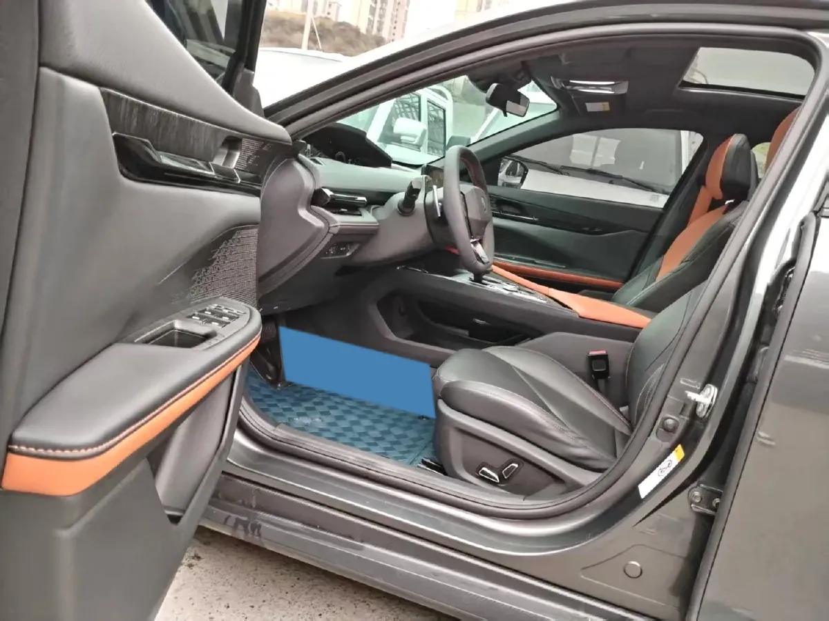 2022 ChangAn UNI-V 1.5T 188HP L4 7DCT,autocango,china used car exporter,china ev exporter,chinese used car exporter,chinese used ev exporter