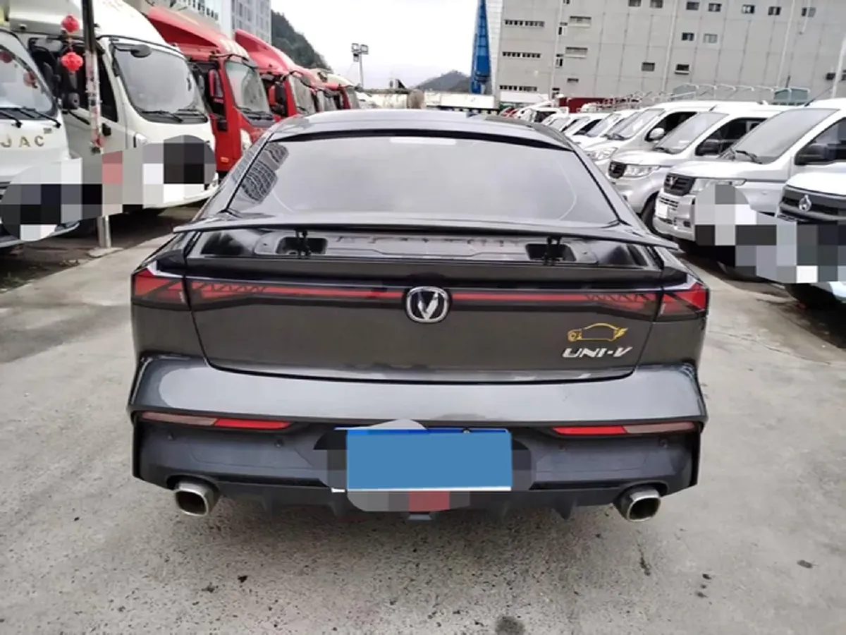 2022 ChangAn UNI-V 1.5T 188HP L4 7DCT,autocango,china used car exporter,china ev exporter,chinese used car exporter,chinese used ev exporter