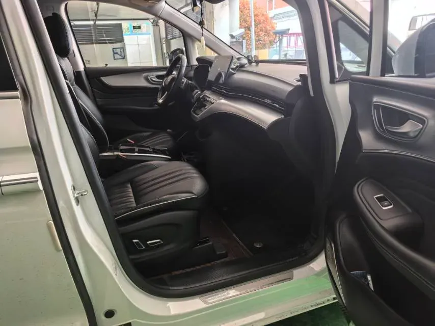 2021 Roewe iMAX8 2.0T 234HP L4 8AT,autocango,china used car exporter,china ev exporter,chinese used car exporter,chinese used ev exporter