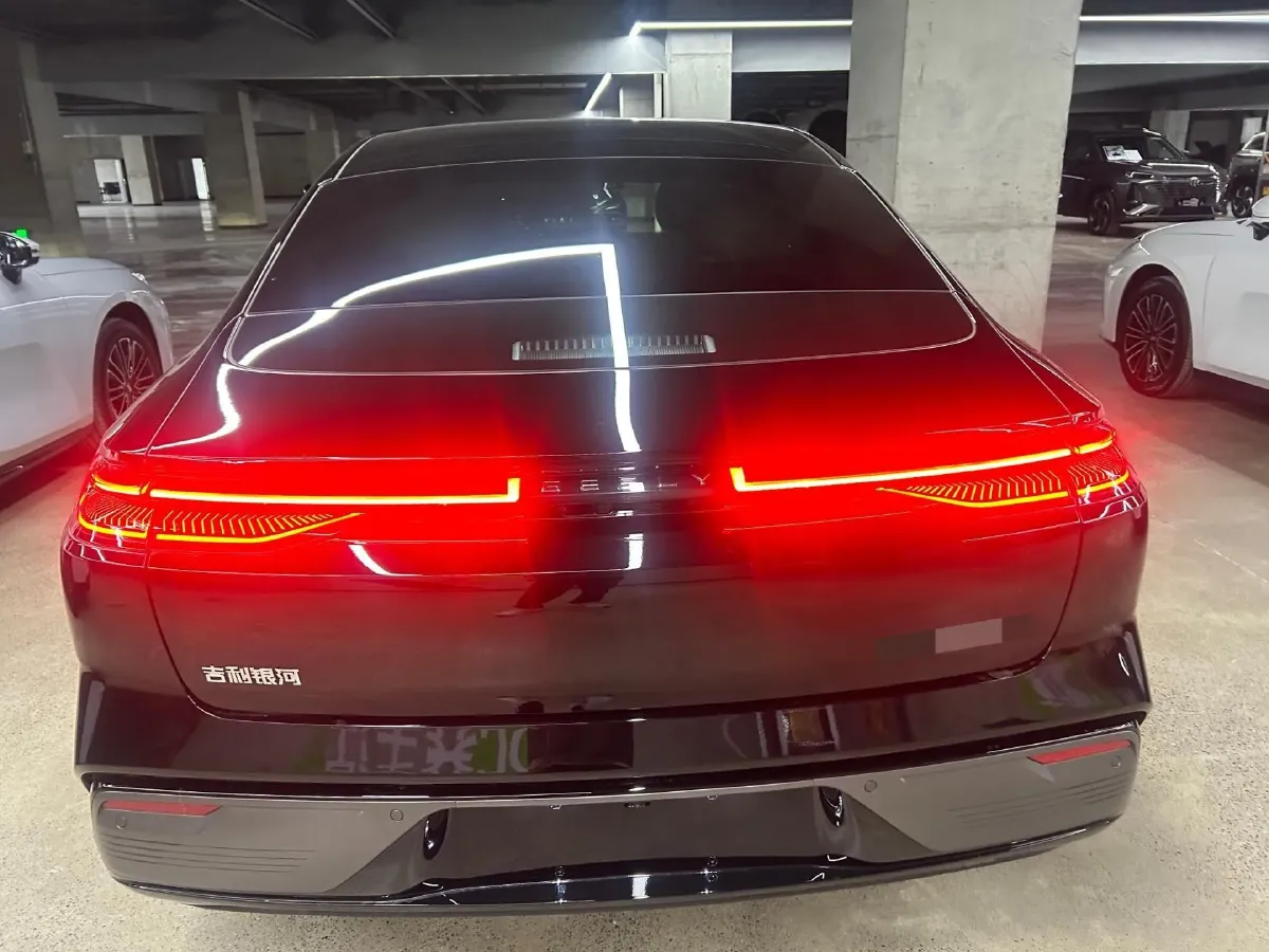 2025 Geely Galaxy Starshine 8 1.5L 112HP L4 1DHT PHEV,autocango,china used car exporter,china ev exporter,chinese used car exporter,chinese used ev exporter