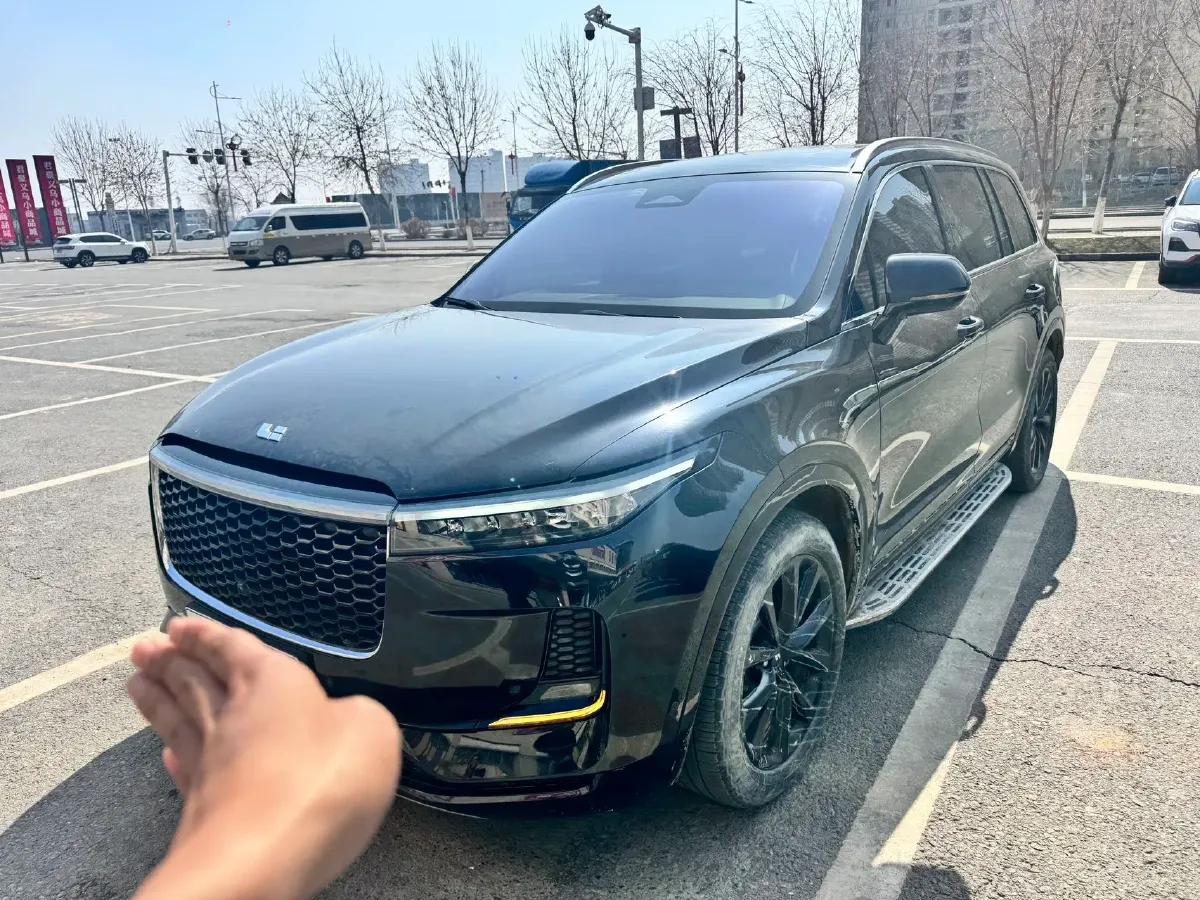 2021 Li ONE Range Extended 131HP REEV 40.5KWH,autocango,china used car exporter,china ev exporter,chinese used car exporter,chinese used ev exporter