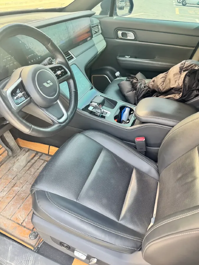 2021 Li ONE Range Extended 131HP REEV 40.5KWH,autocango,china used car exporter,china ev exporter,chinese used car exporter,chinese used ev exporter