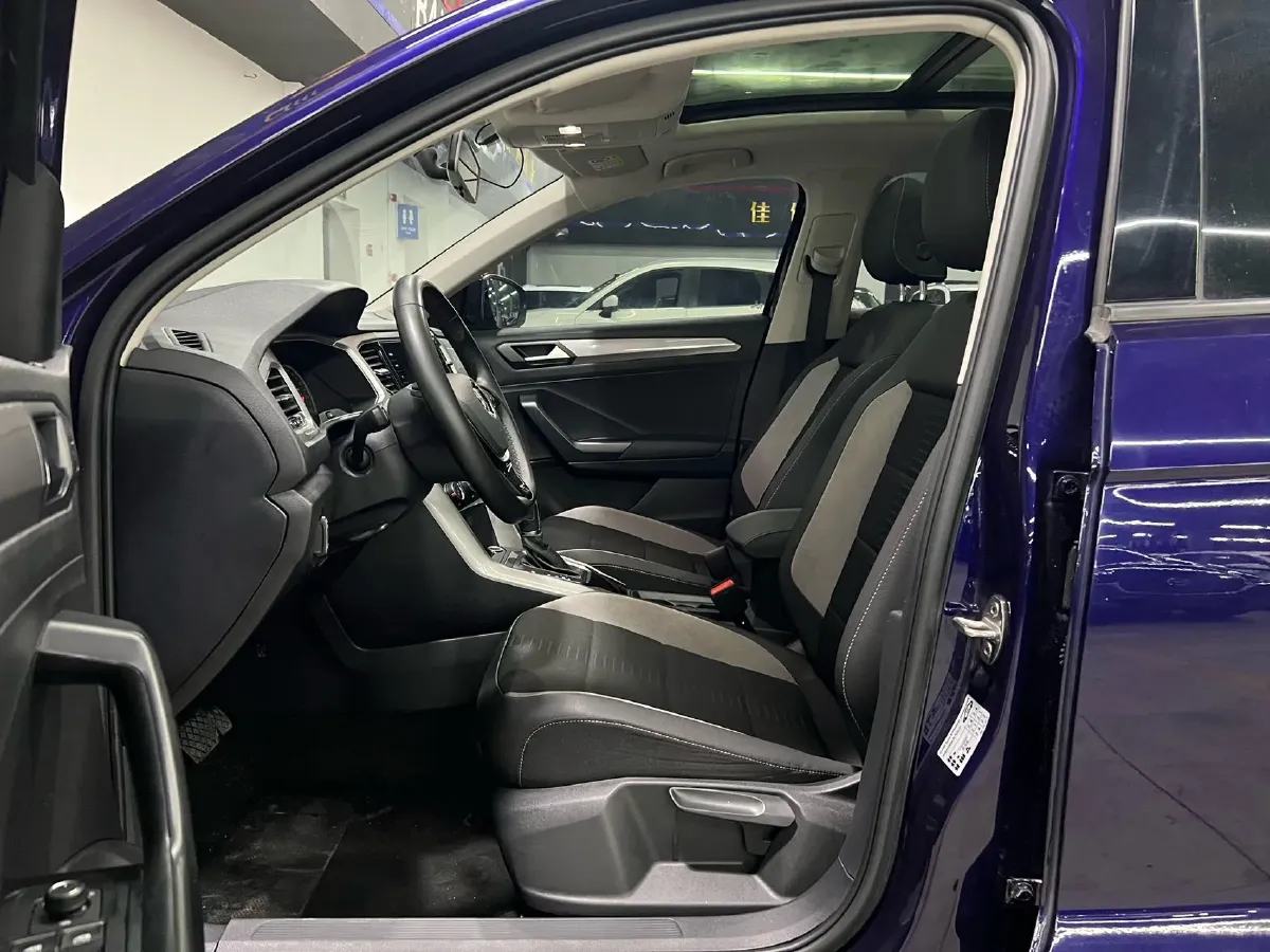 2021 Volkswagen T-Roc 1.4T 150HP L4 7DCT,autocango,china used car exporter,china ev exporter,chinese used car exporter,chinese used ev exporter