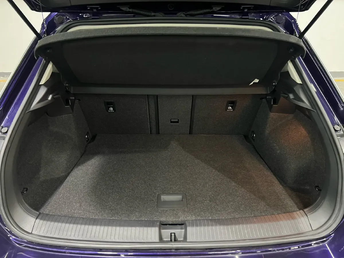 2021 Volkswagen T-Roc 1.4T 150HP L4 7DCT,autocango,china used car exporter,china ev exporter,chinese used car exporter,chinese used ev exporter