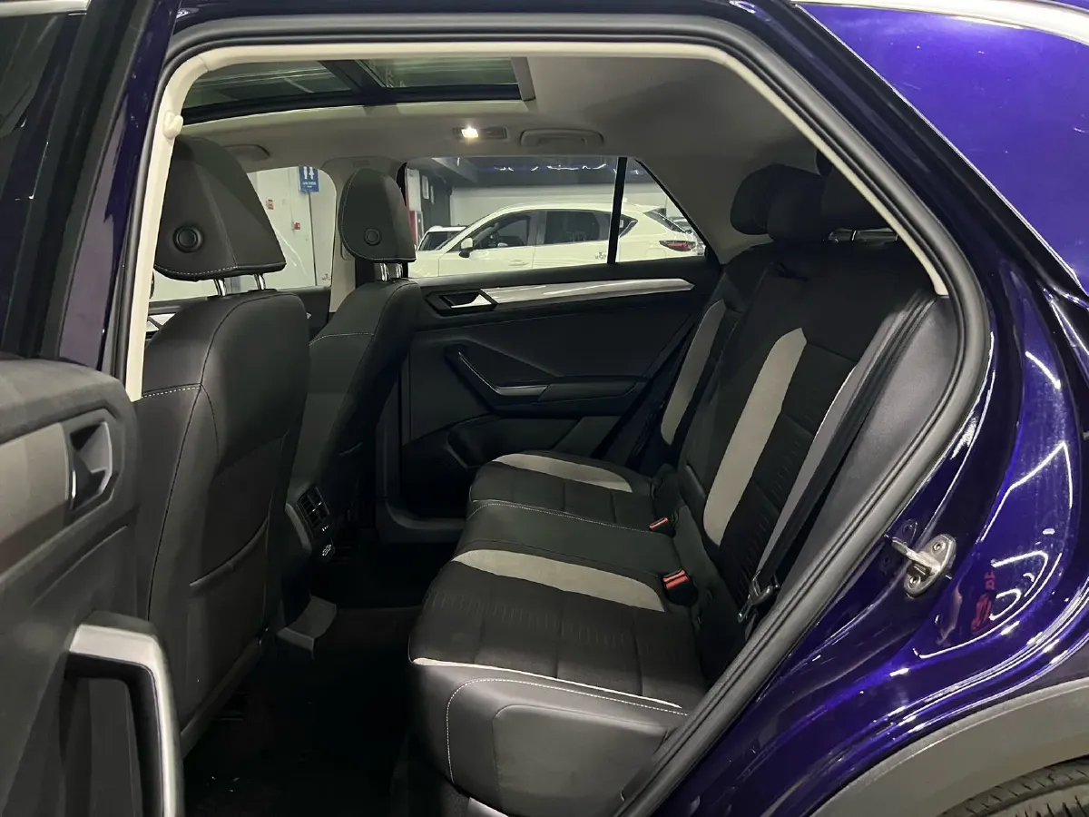 2021 Volkswagen T-Roc 1.4T 150HP L4 7DCT,autocango,china used car exporter,china ev exporter,chinese used car exporter,chinese used ev exporter