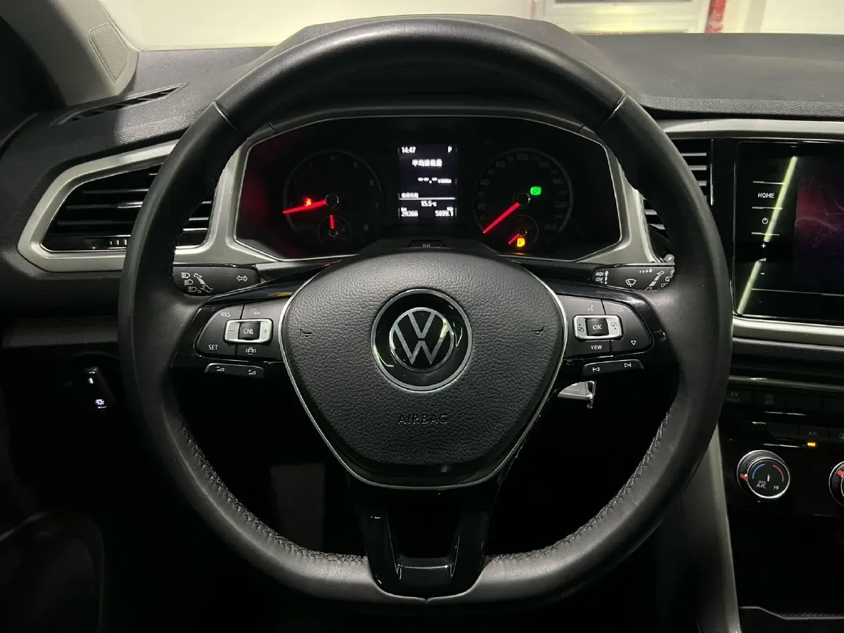 2021 Volkswagen T-Roc 1.4T 150HP L4 7DCT,autocango,china used car exporter,china ev exporter,chinese used car exporter,chinese used ev exporter