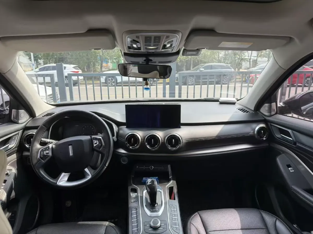 2021 WEY VV6 2.0T 227HP L4 7DCT,autocango,china used car exporter,china ev exporter,chinese used car exporter,chinese used ev exporter