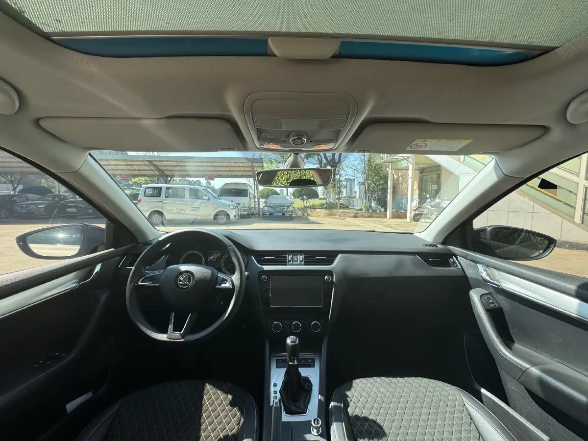 2019 Skoda Octavia 1.4T 150HP L4 7DCT,autocango,china used car exporter,china ev exporter,chinese used car exporter,chinese used ev exporter