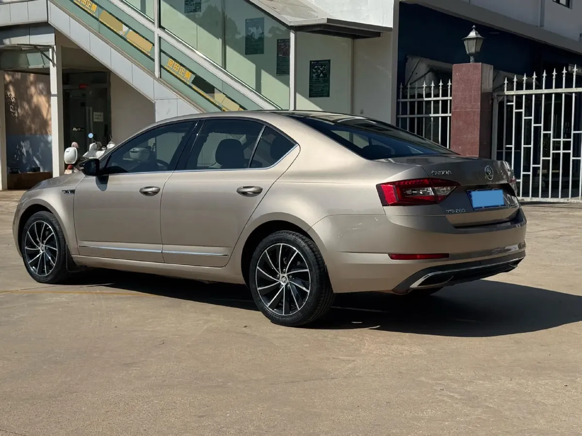 2019 Skoda Octavia 1.4T 150HP L4 7DCT,autocango,china used car exporter,china ev exporter,chinese used car exporter,chinese used ev exporter