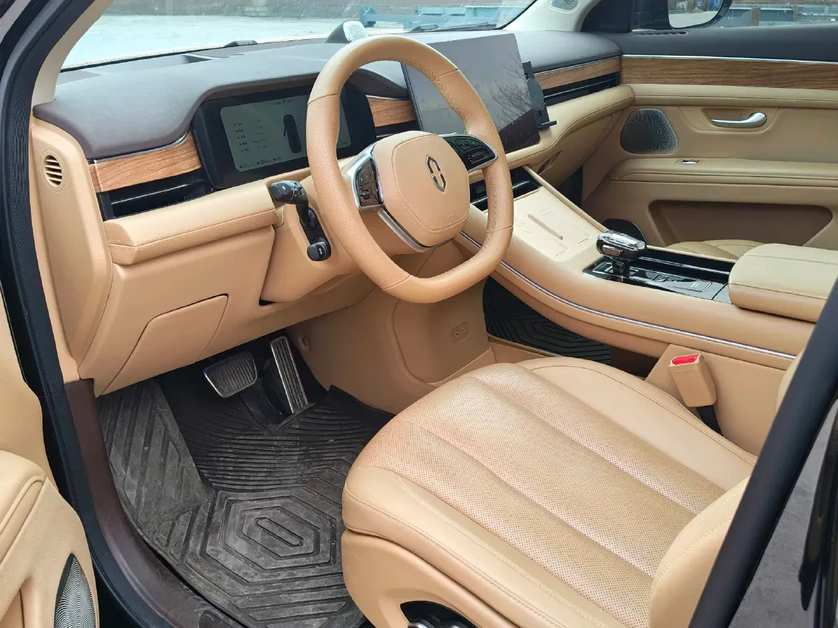 2024 AITO AITO M7 1.5T 152HP L4 REEV 40KWH,autocango,china used car exporter,china ev exporter,chinese used car exporter,chinese used ev exporter