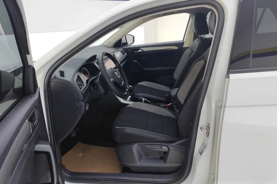 2022 Volkswagen T-Roc 1.4T 150HP L4 7DCT,autocango,china used car exporter,china ev exporter,chinese used car exporter,chinese used ev exporter