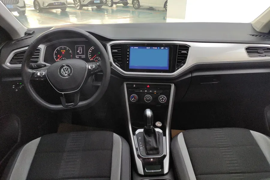 2022 Volkswagen T-Roc 1.4T 150HP L4 7DCT,autocango,china used car exporter,china ev exporter,chinese used car exporter,chinese used ev exporter