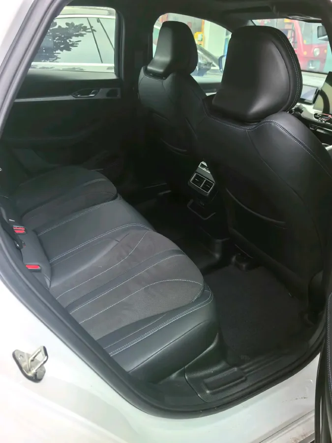 2025 Geely Preface 2.0T 238HP L4 8AT,autocango,china used car exporter,china ev exporter,chinese used car exporter,chinese used ev exporter