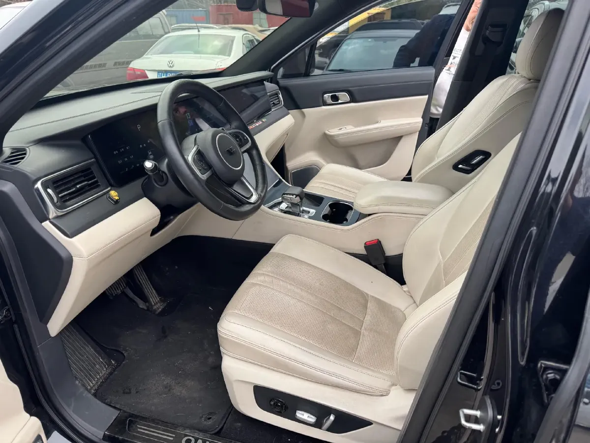 2020 Li ONE Range Extended 131HP REEV 40.5KWH,autocango,china used car exporter,china ev exporter,chinese used car exporter,chinese used ev exporter