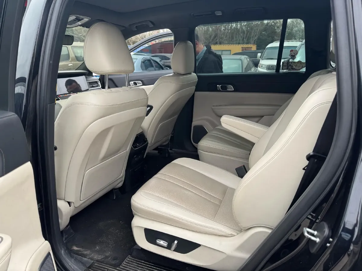 2020 Li ONE Range Extended 131HP REEV 40.5KWH,autocango,china used car exporter,china ev exporter,chinese used car exporter,chinese used ev exporter