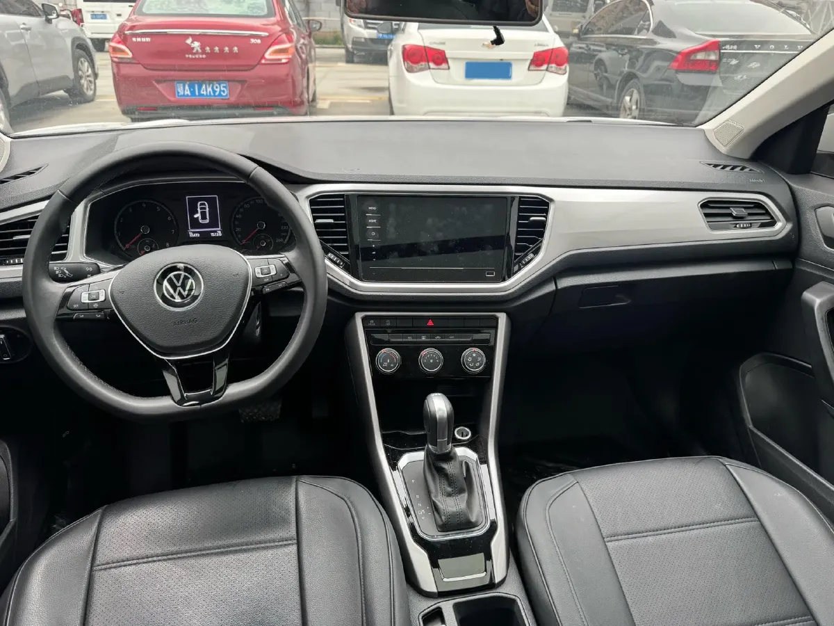 2021 Volkswagen T-Roc 1.4T 150HP L4 7DCT,autocango,china used car exporter,china ev exporter,chinese used car exporter,chinese used ev exporter